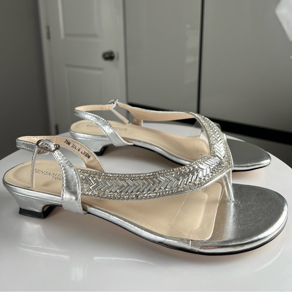 Nwot Benjamin Walk Touch Ups Silver Rhinestone Formal Kitten Heel Shoe Size 7.5 - Picture 3 of 16
